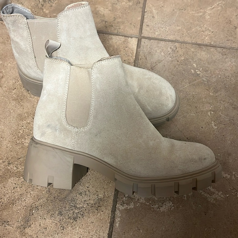 Steve Madden tan booties